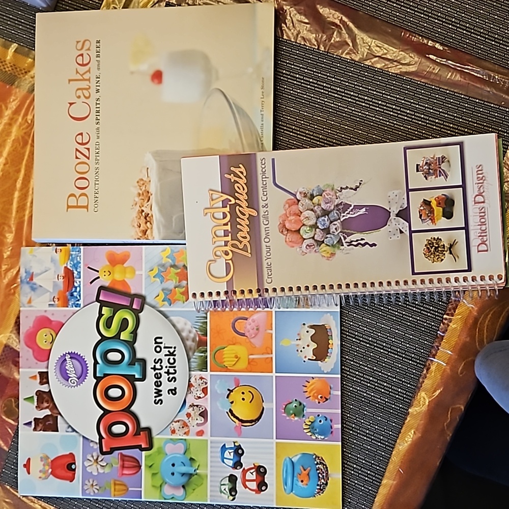 Bundle Of Cake Pop & Candy Bouquet Books